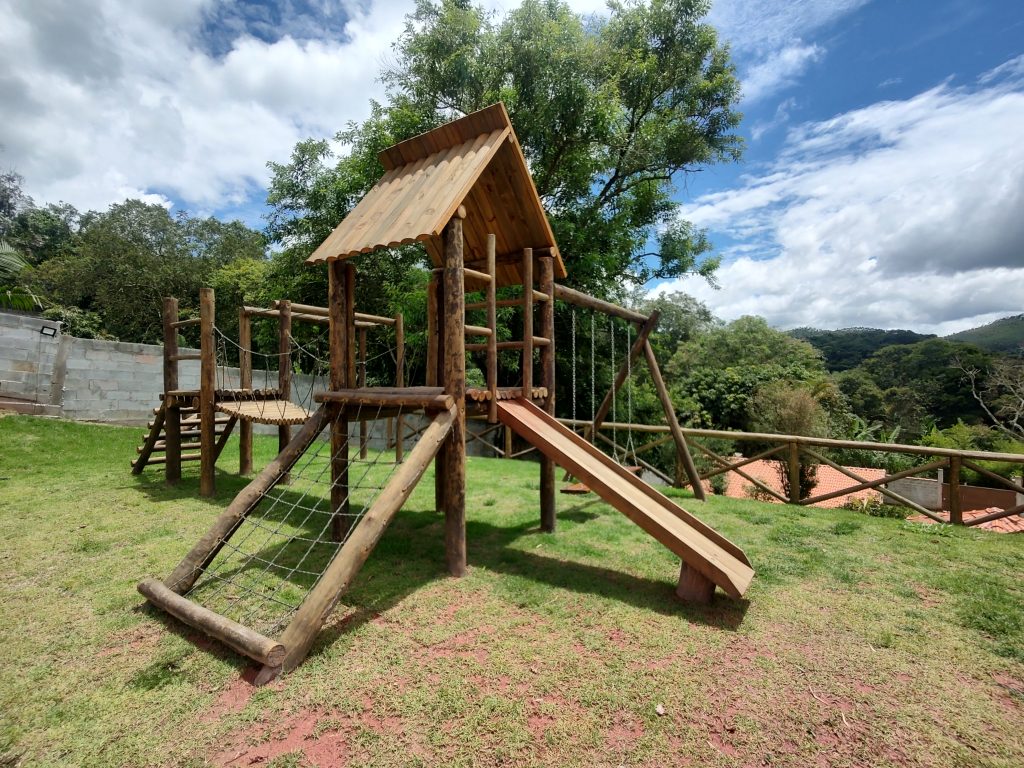 Chácara com cheirinho de novo em Biritiba Mirim terreno escriturado e porteira fechada!