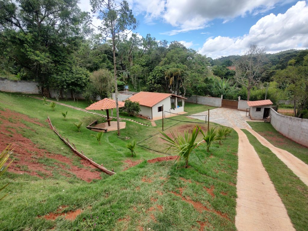 Chácara com cheirinho de novo em Biritiba Mirim terreno escriturado e porteira fechada!