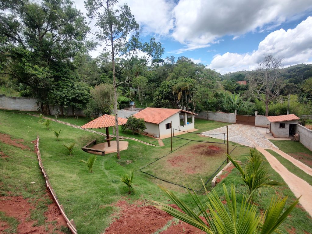 Chácara com cheirinho de novo em Biritiba Mirim terreno escriturado e porteira fechada!