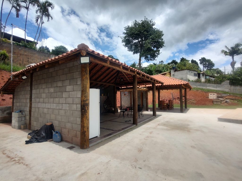 Chácara com cheirinho de novo em Biritiba Mirim terreno escriturado e porteira fechada!