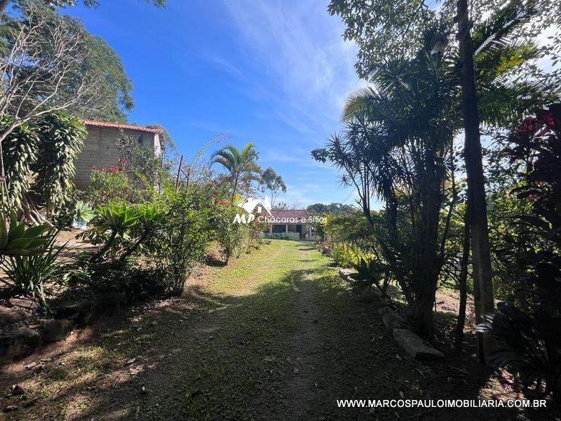 CHÁCARA ESPETACULAR PRÓXIMA A CIDADE