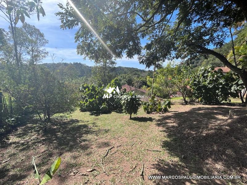 CHÁCARA ESPETACULAR PRÓXIMA A CIDADE