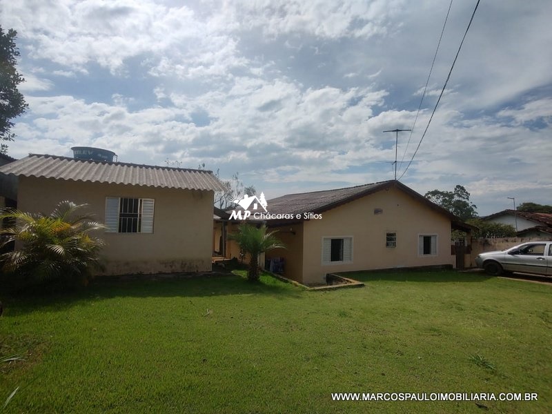 CHÁCARA MARAVILHOSA AO LADO DA CIDADE