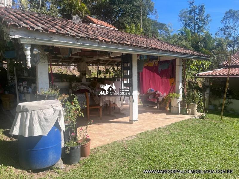 CHÁCARA ESPETACULAR PRÓXIMA A CIDADE