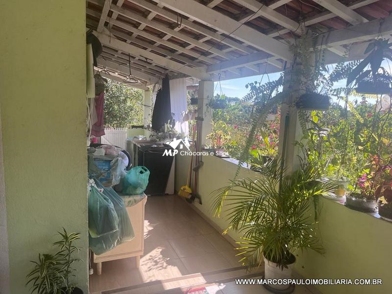 CHÁCARA ESPETACULAR PRÓXIMA A CIDADE