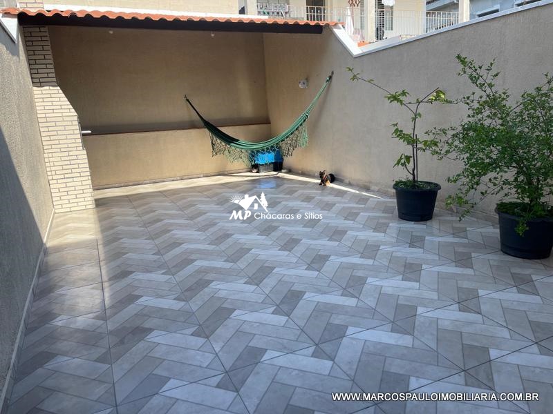 SOBRADO NO MELHOR BAIRRO DA CIDADE!!