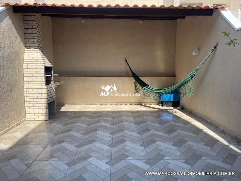 SOBRADO NO MELHOR BAIRRO DA CIDADE!!