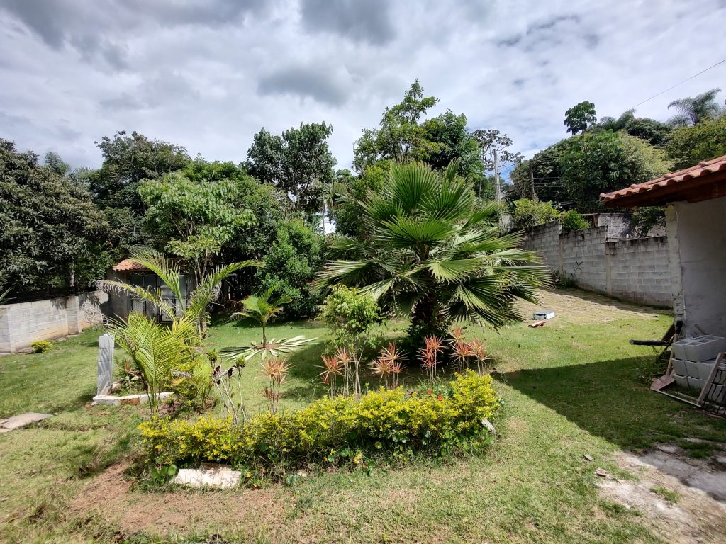 EXCELENTE CHÁCARA DE FÁCIL ACESSO