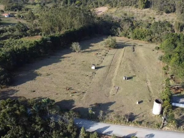 LINDA ÁREA COM 20.00 M² EM BIRITIBA MIRIM