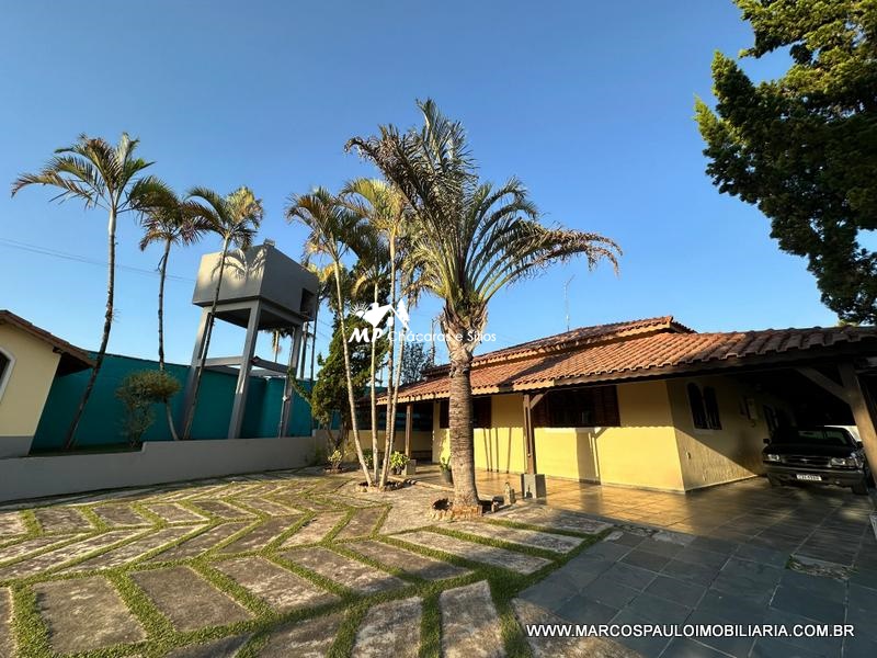 CHÁCARA CINEMATOGRÁFICA COM VISTA PANORÂMICA DA REGIÃO PÉ NO ASFALTO E PRÓXIMA DA CIDADE!