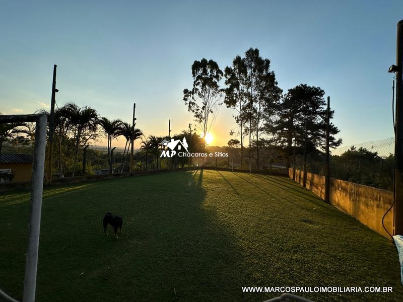 CHÁCARA CINEMATOGRÁFICA COM VISTA PANORÂMICA DA REGIÃO PÉ NO ASFALTO E PRÓXIMA DA CIDADE!