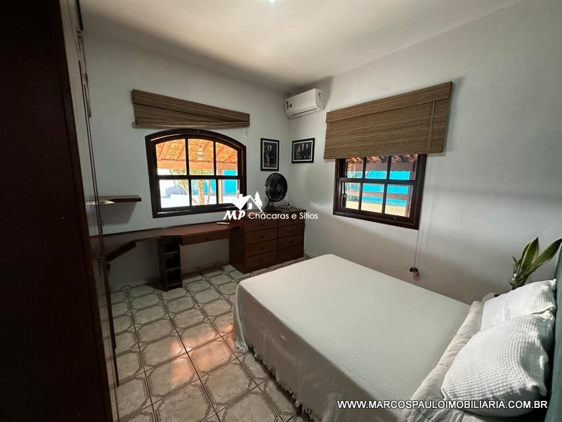 CHÁCARA CINEMATOGRÁFICA COM VISTA PANORÂMICA DA REGIÃO PÉ NO ASFALTO E PRÓXIMA DA CIDADE!