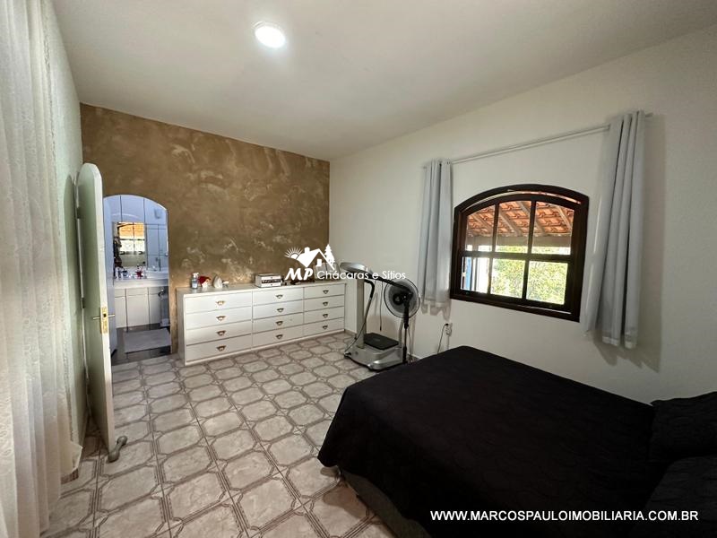 CHÁCARA CINEMATOGRÁFICA COM VISTA PANORÂMICA DA REGIÃO PÉ NO ASFALTO E PRÓXIMA DA CIDADE!