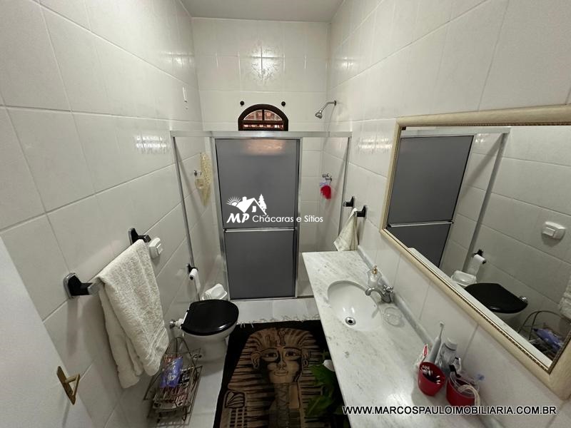 CHÁCARA CINEMATOGRÁFICA COM VISTA PANORÂMICA DA REGIÃO PÉ NO ASFALTO E PRÓXIMA DA CIDADE!