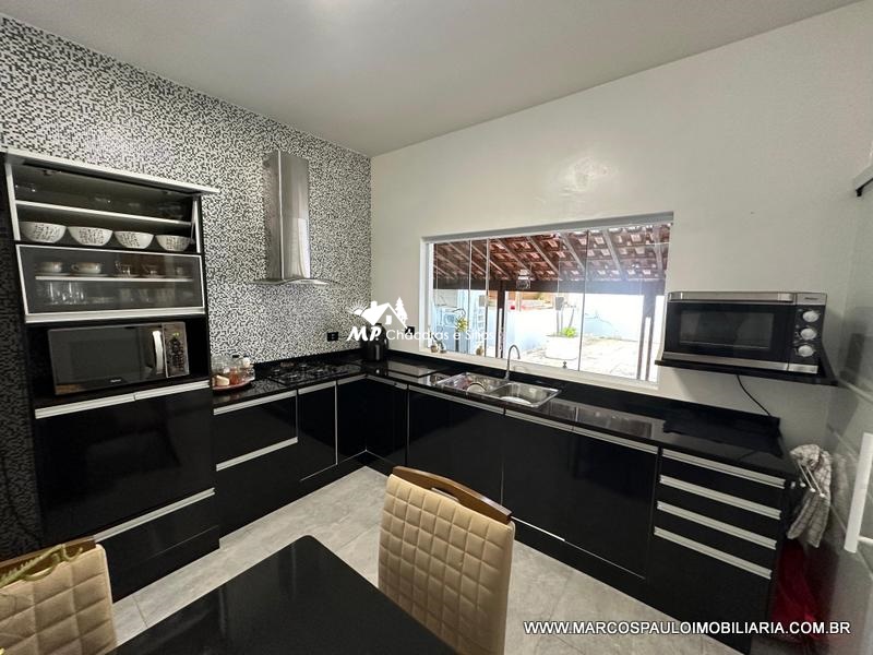 CHÁCARA CINEMATOGRÁFICA COM VISTA PANORÂMICA DA REGIÃO PÉ NO ASFALTO E PRÓXIMA DA CIDADE!