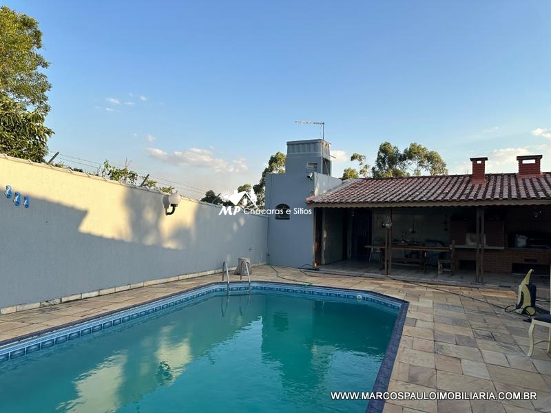 CHÁCARA CINEMATOGRÁFICA COM VISTA PANORÂMICA DA REGIÃO PÉ NO ASFALTO E PRÓXIMA DA CIDADE!