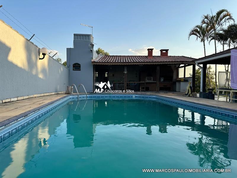 CHÁCARA CINEMATOGRÁFICA COM VISTA PANORÂMICA DA REGIÃO PÉ NO ASFALTO E PRÓXIMA DA CIDADE!