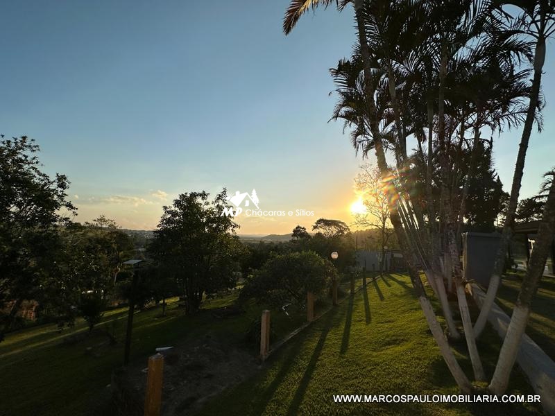 CHÁCARA CINEMATOGRÁFICA COM VISTA PANORÂMICA DA REGIÃO PÉ NO ASFALTO E PRÓXIMA DA CIDADE!