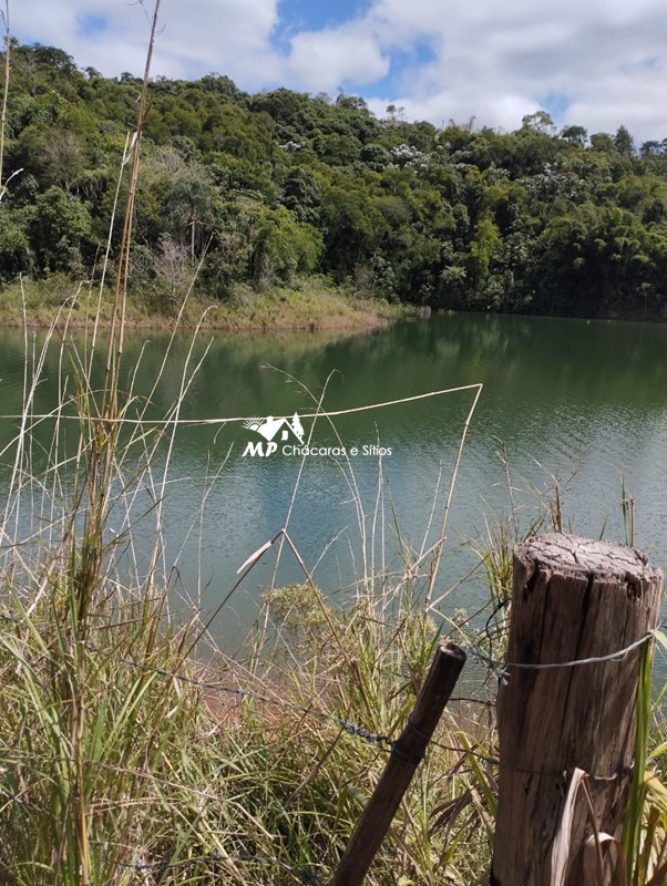 CHÁCARA FUNDOS PARA REPRESA COM VISTA INCRÍVEL!!