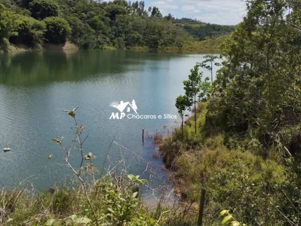 CHÁCARA FUNDOS PARA REPRESA COM VISTA INCRÍVEL!!