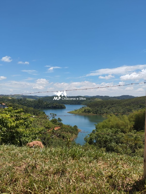CHÁCARA FUNDOS PARA REPRESA COM VISTA INCRÍVEL!!