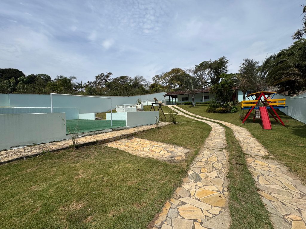 LINDA CHÁCARA EM  BIRITIBA MIRIM