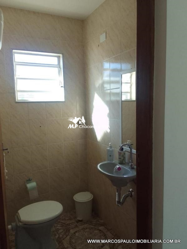 CASA COM COMÉRCIO EM BIRITIBA MIRIM