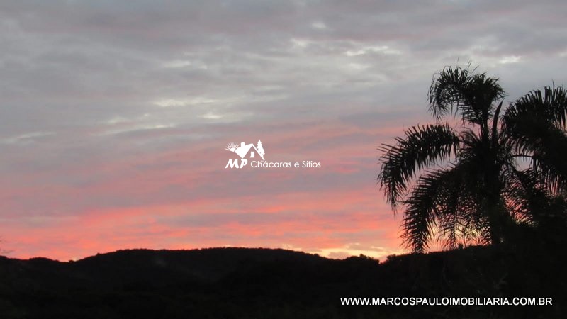 LINDA CHÁCARA EM BIRITIBA USSU