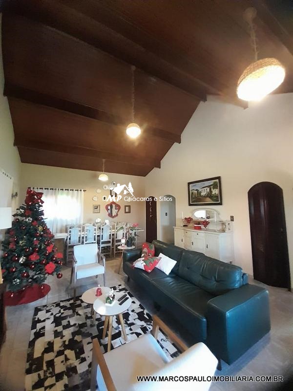 CHÁCARA EXCEPCIONAL COMPLETA!!