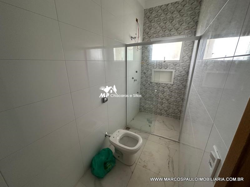 CHÁCARA ESPETACULAR FUNDOS PARA REPRESA