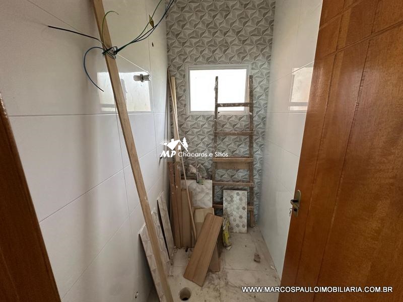 CHÁCARA ESPETACULAR FUNDOS PARA REPRESA