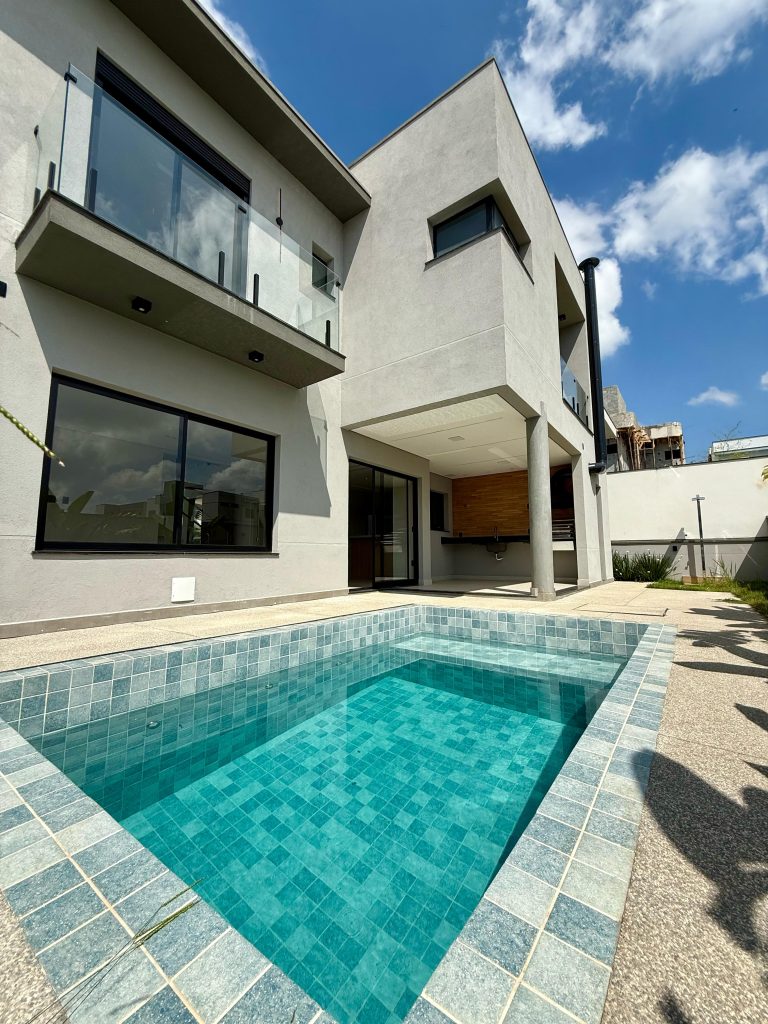 CASA MODERNA COM CONCEITO ABERTO – MOSAICO ESSENCE