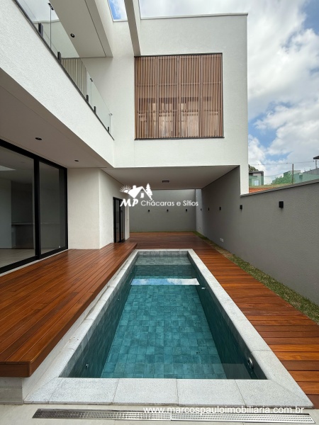 CASA MAGNÍFICA EM CONDOMÍNIO FECHADO – MOGI DAS CRUZES