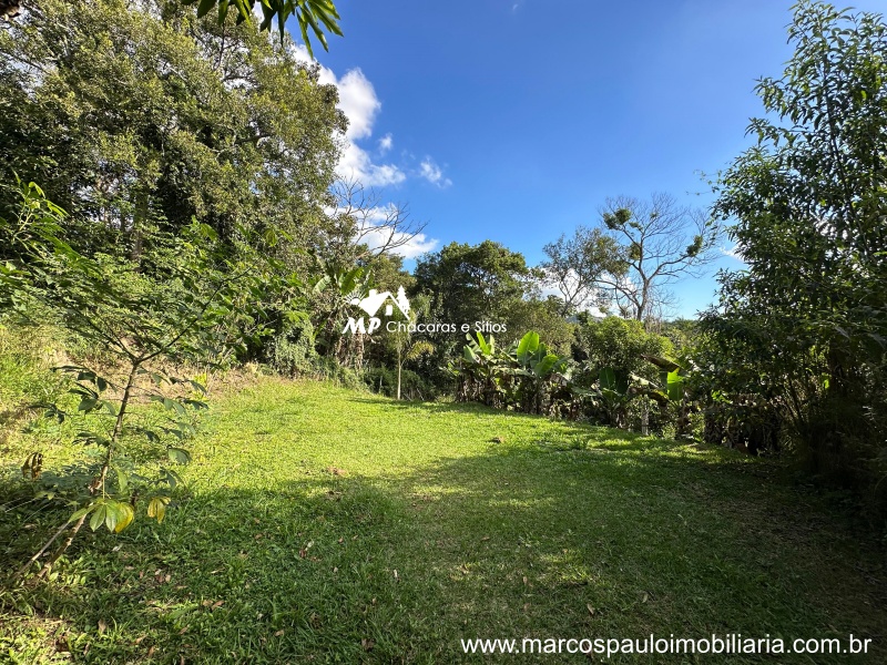 CHÁCARA COM 2 CASAS