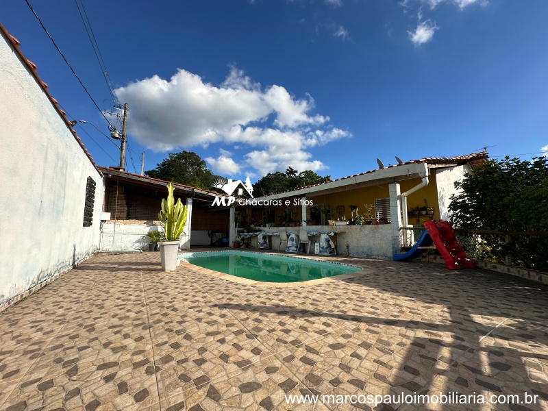 CHÁCARA COM 2 CASAS