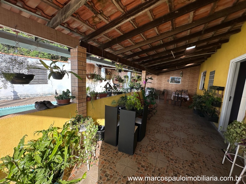 CHÁCARA COM 2 CASAS