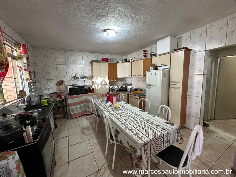 CHÁCARA COM 2 CASAS