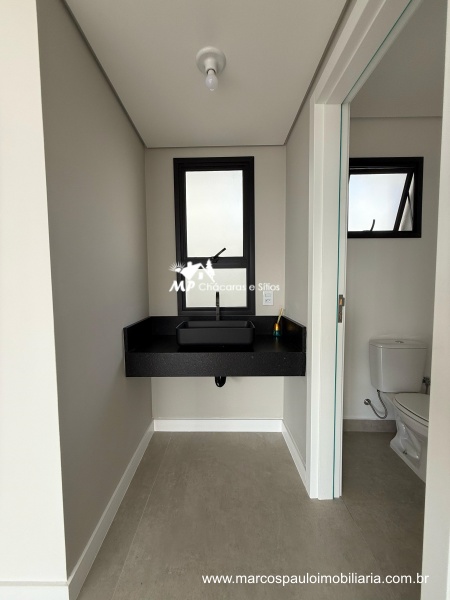 CASA MAGNÍFICA EM CONDOMÍNIO FECHADO – MOGI DAS CRUZES