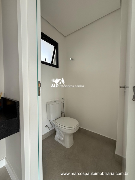 CASA MAGNÍFICA EM CONDOMÍNIO FECHADO – MOGI DAS CRUZES