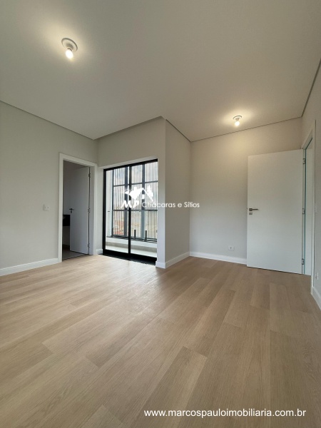 CASA MAGNÍFICA EM CONDOMÍNIO FECHADO – MOGI DAS CRUZES