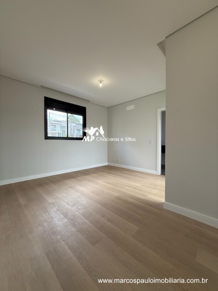 CASA MAGNÍFICA EM CONDOMÍNIO FECHADO – MOGI DAS CRUZES