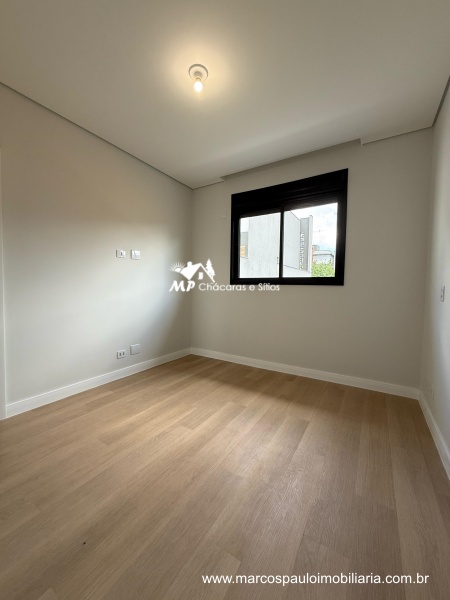 CASA MAGNÍFICA EM CONDOMÍNIO FECHADO – MOGI DAS CRUZES