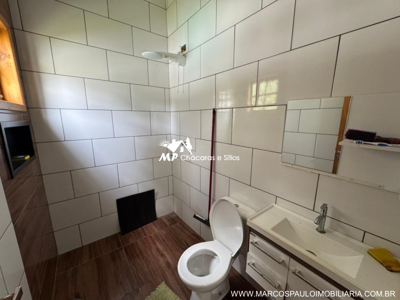 CHÁCARA MARAVILHOSA COM 3 LAGOS