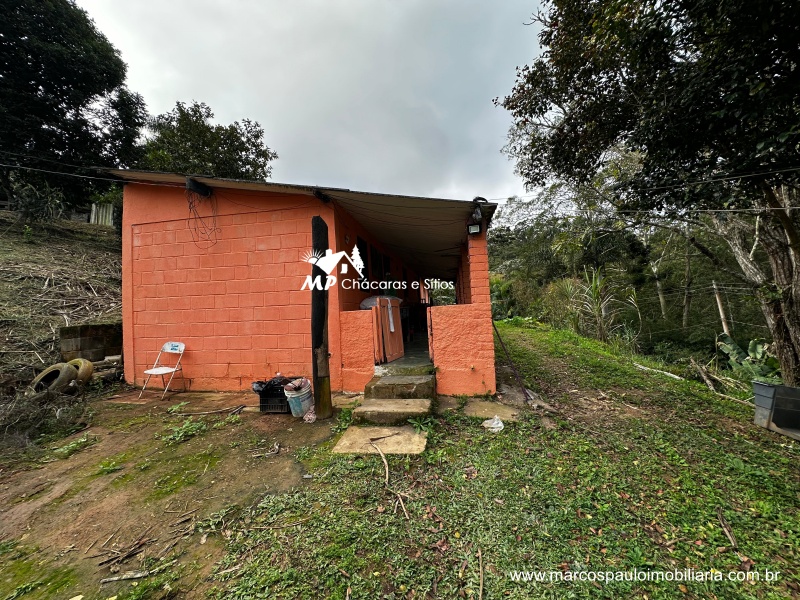 CHÁCARA COM 2 CASAS