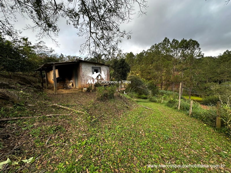 CHÁCARA COM 2 CASAS