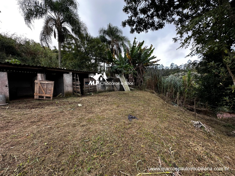 CHÁCARA COM 2 CASAS