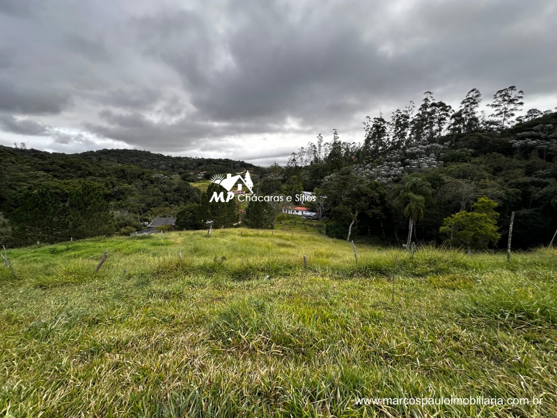 CHÁCARA COM 2 CASAS