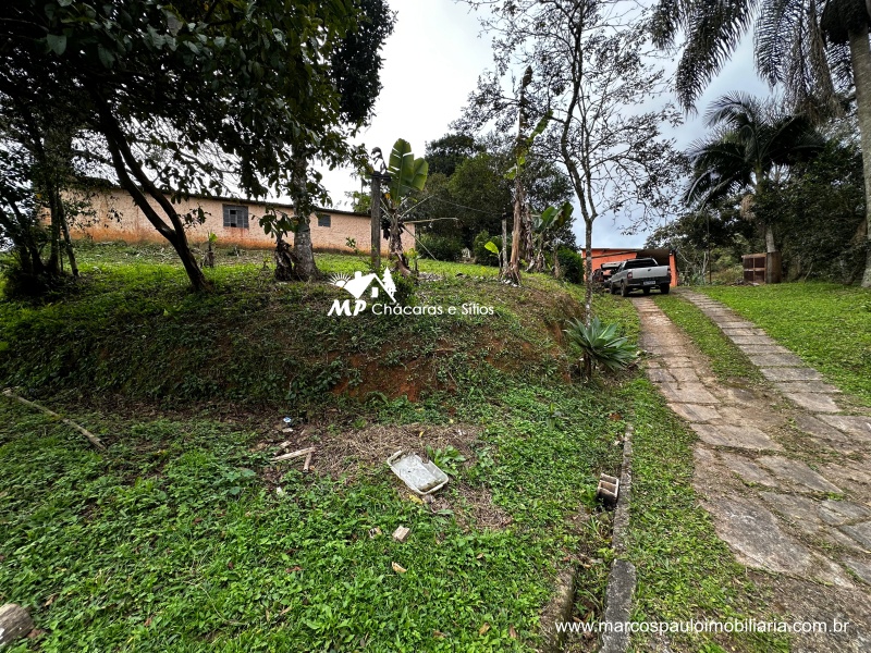 CHÁCARA COM 2 CASAS