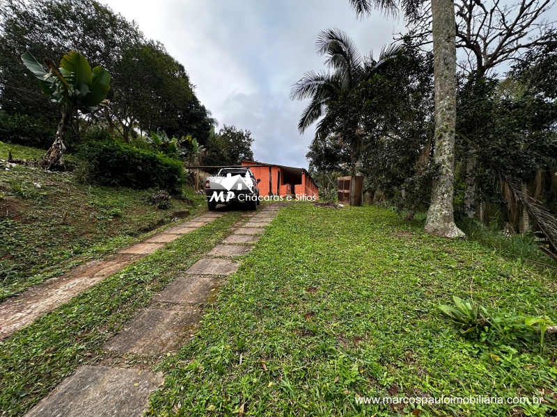 CHÁCARA COM 2 CASAS