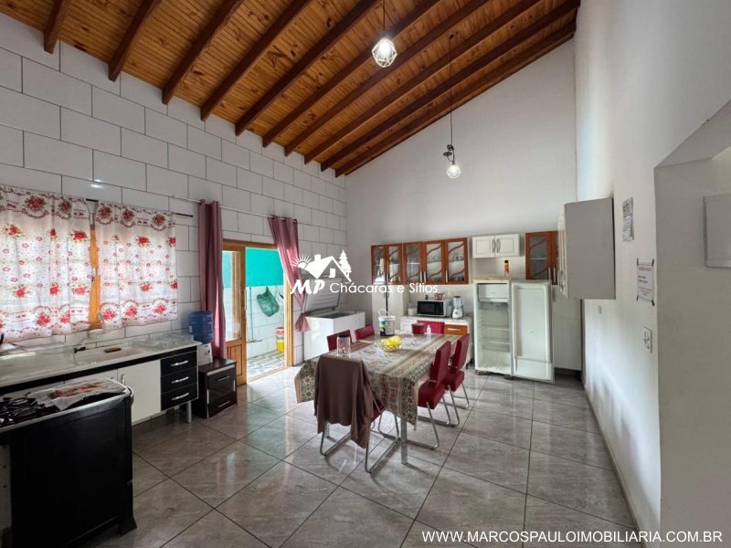 CHÁCARA MARAVILHOSA COM 3 LAGOS